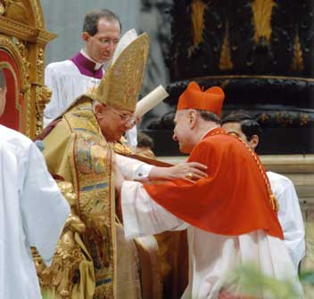 IL CARDINALE ANGELO COMASTRI INCONTRA I SACERDOTI